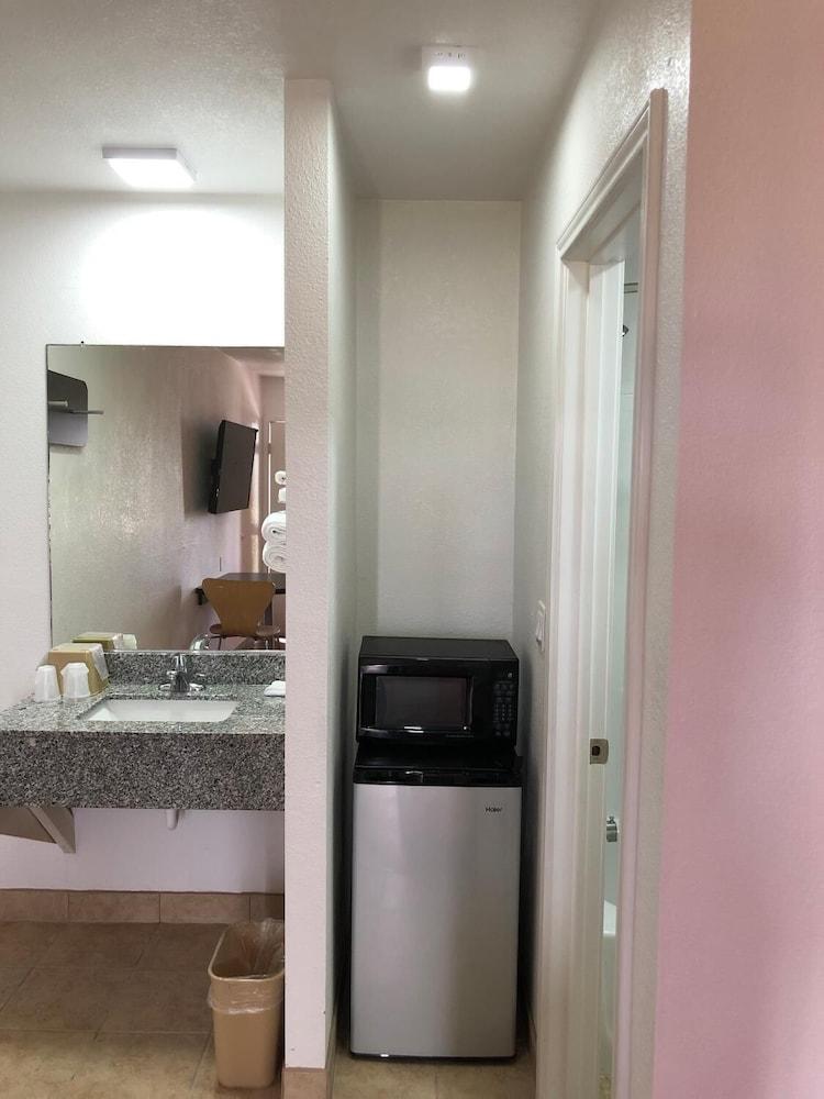Motel 6-Clute, Tx Εξωτερικό φωτογραφία