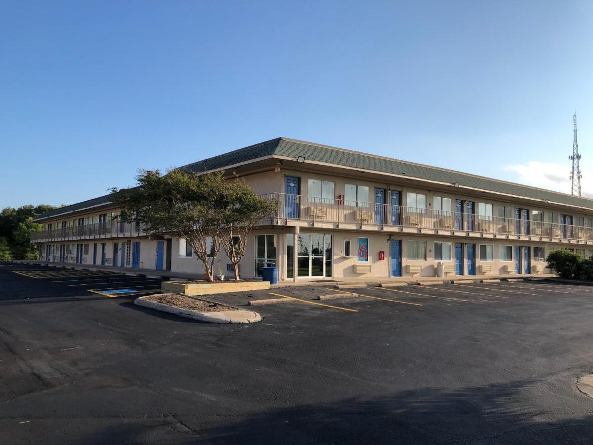 Motel 6-Clute, Tx Εξωτερικό φωτογραφία