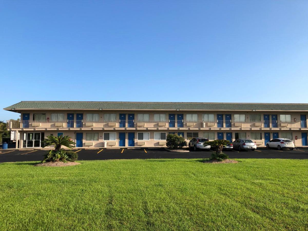 Motel 6-Clute, Tx Εξωτερικό φωτογραφία